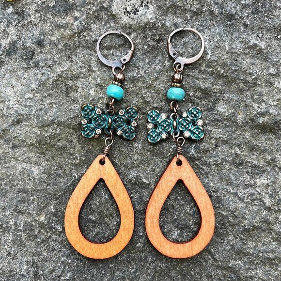 Wood Teardrop Earrings with Bow - Picture 4 of 4